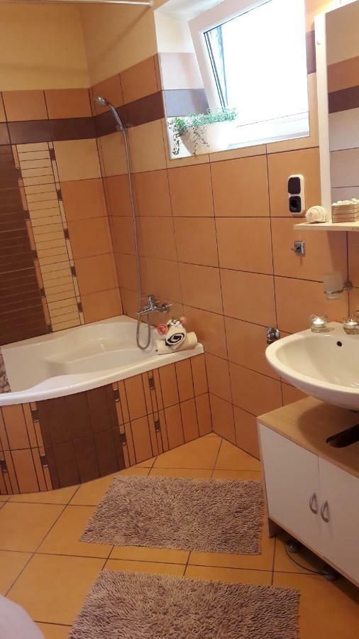 Gabi Apartman Gyenesdiás Exterior foto